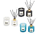 מארז מתנה עם מפיץ ריח ונר ארומטי.